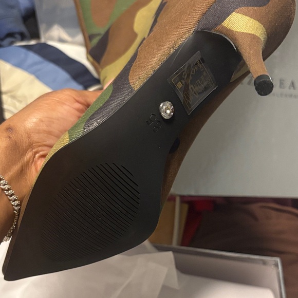 Camouflage Over the Knee Boots - Picture 5 of 7